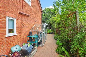 Bunting Close Walton